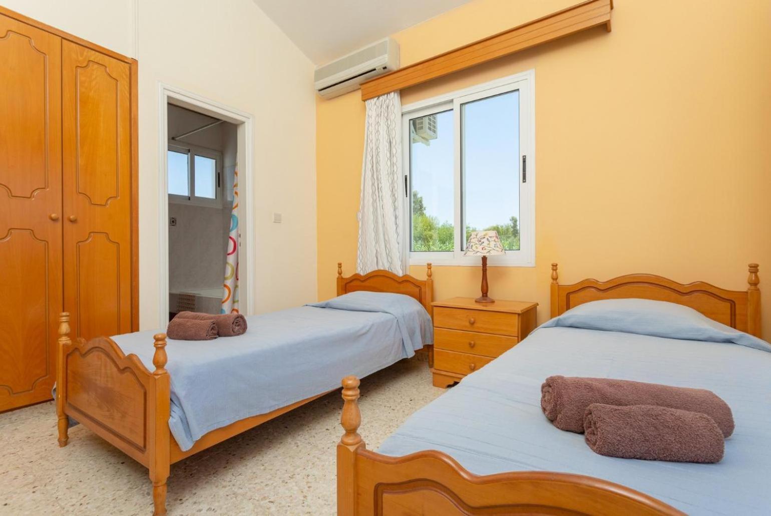 Sun Beach Villa Thio Polis Extérieur photo