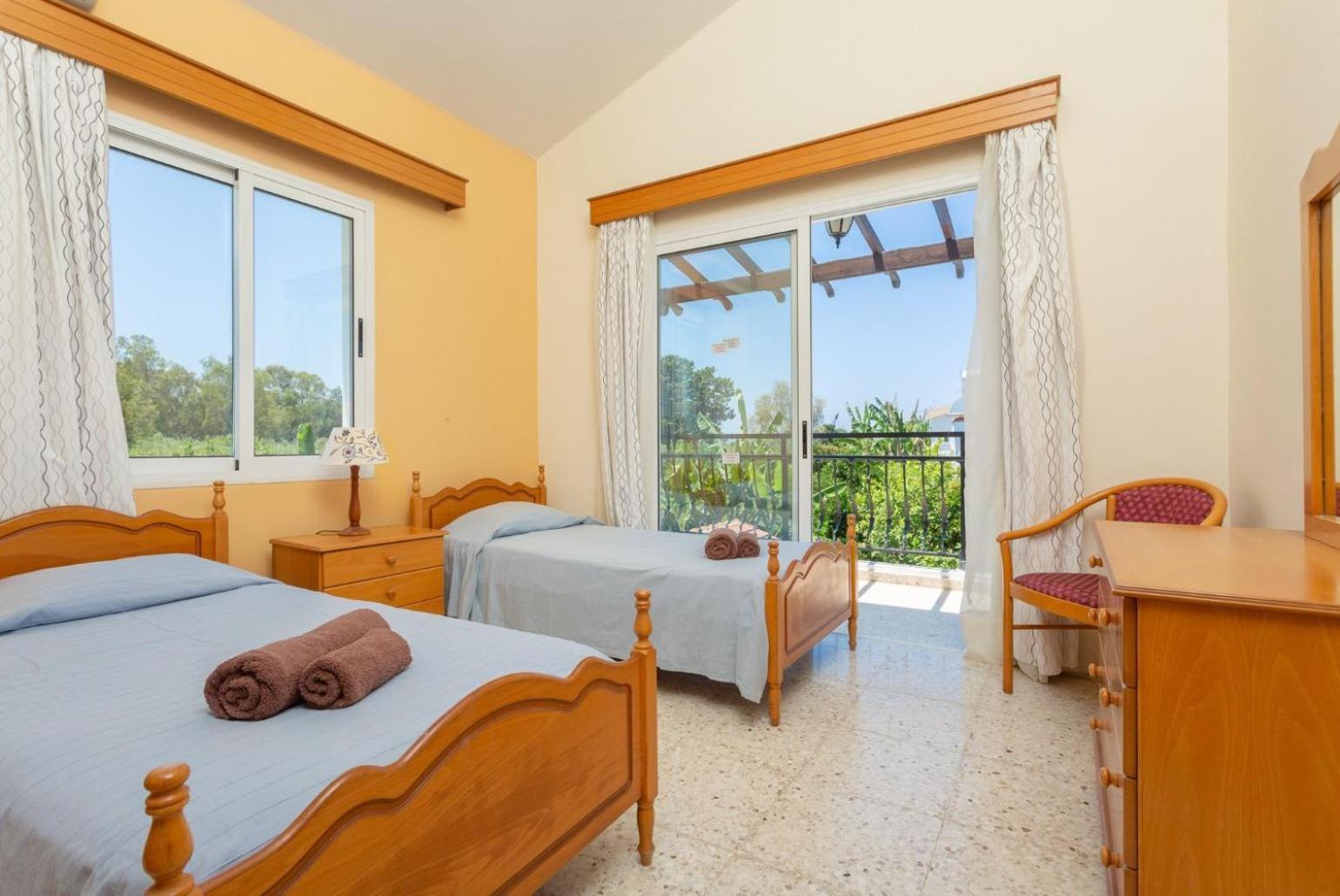 Sun Beach Villa Thio Polis Extérieur photo