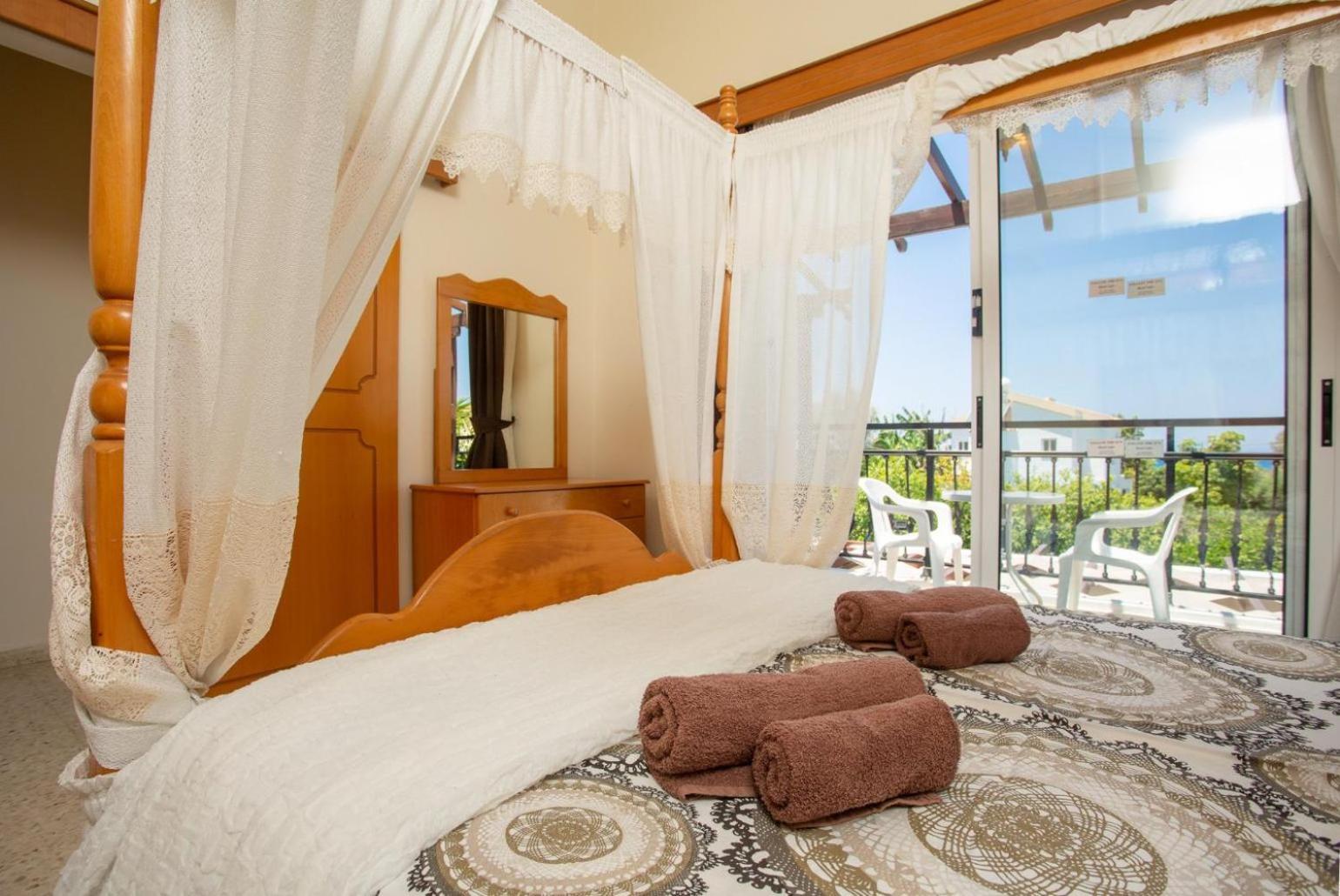 Sun Beach Villa Thio Polis Extérieur photo