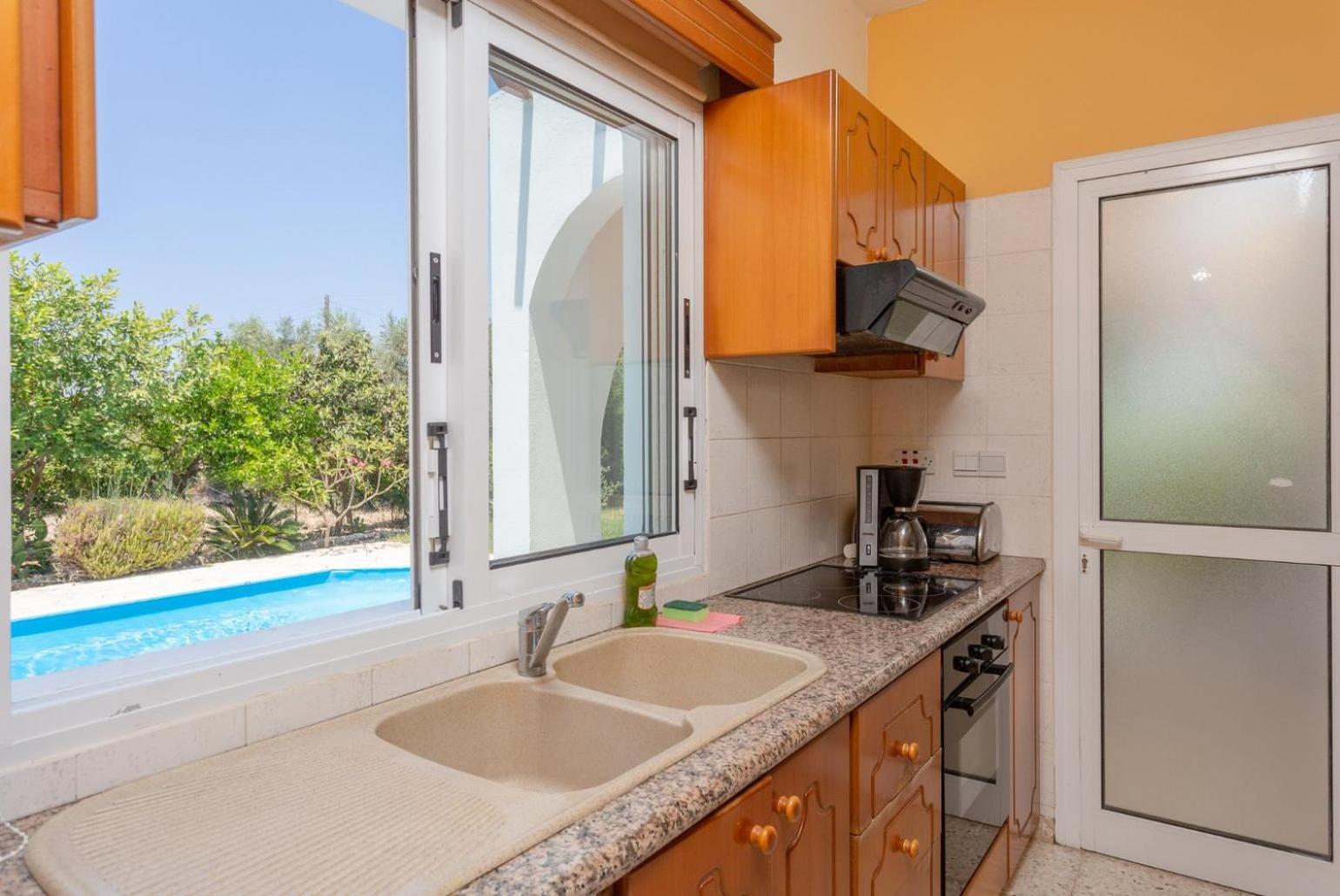Sun Beach Villa Thio Polis Extérieur photo