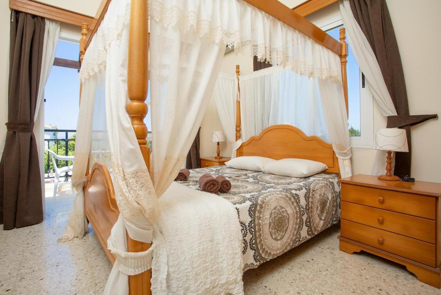Sun Beach Villa Thio Polis Extérieur photo
