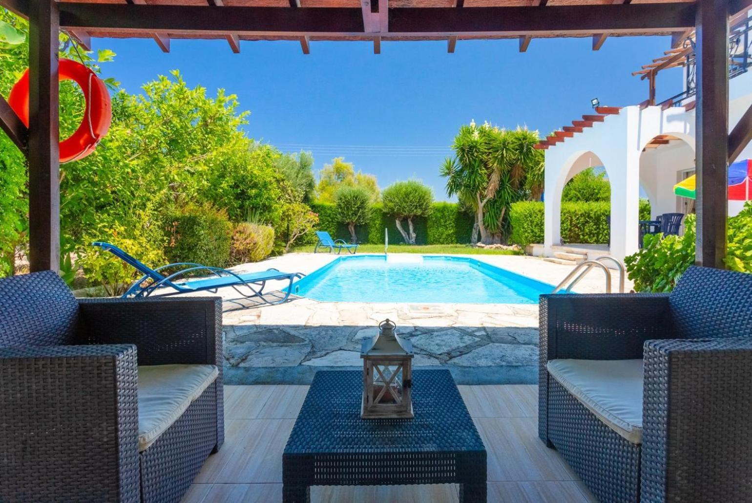 Sun Beach Villa Thio Polis Extérieur photo